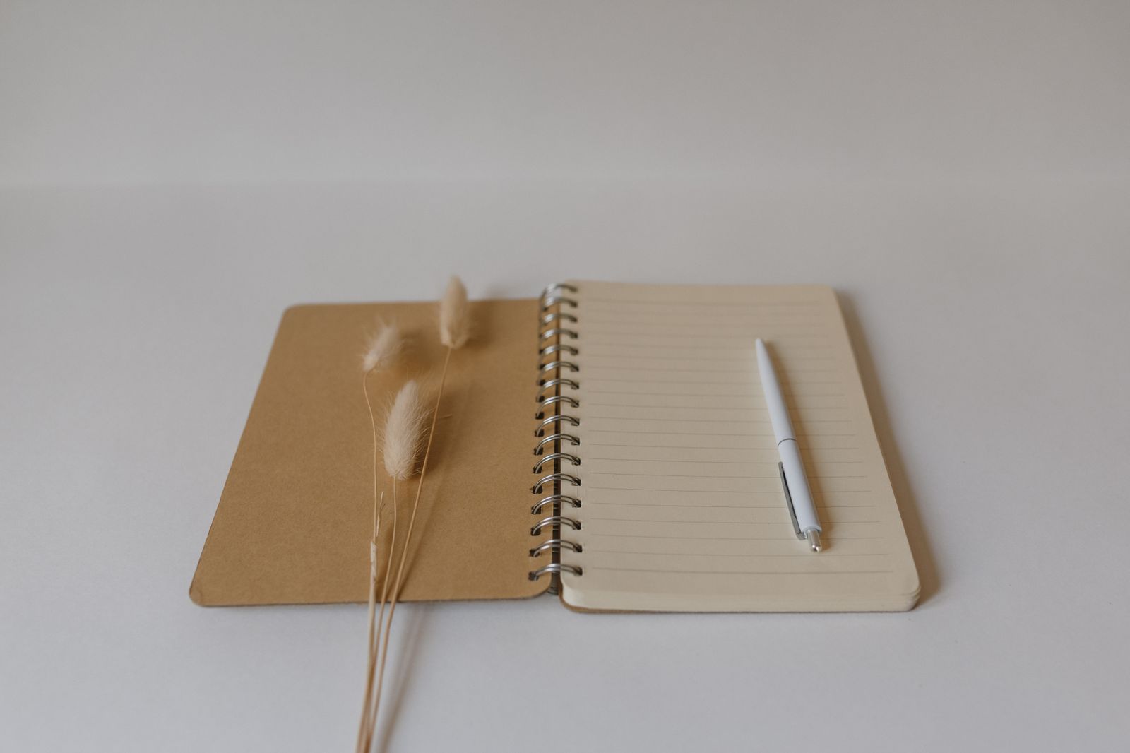 Imagen ilustrativa: cuaderno abierto para la reflexión personal.